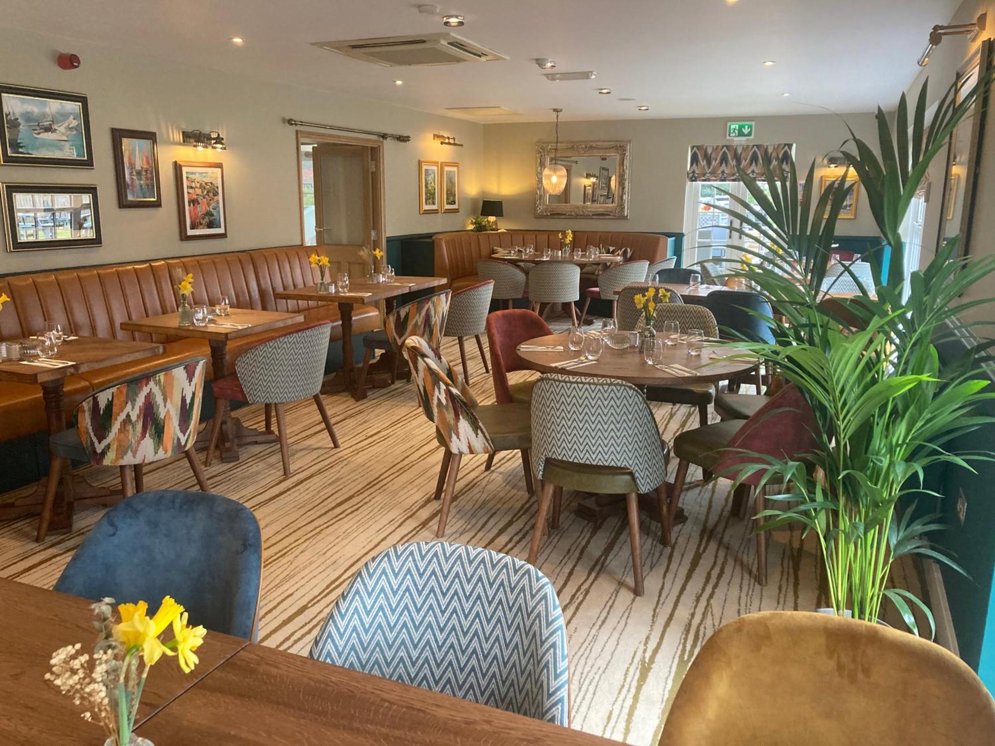 The Britannia Inn & Waves Restaurant St Austell Zewnętrze zdjęcie